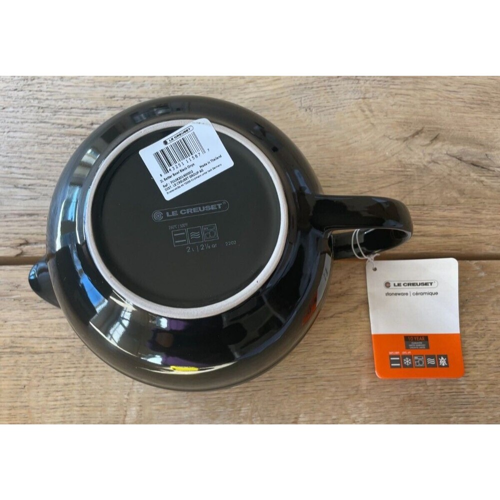 Le Creuset Stoneware Batter Mixing Bowl 2 qt Onyx Black NEW - Picture 6 of 7